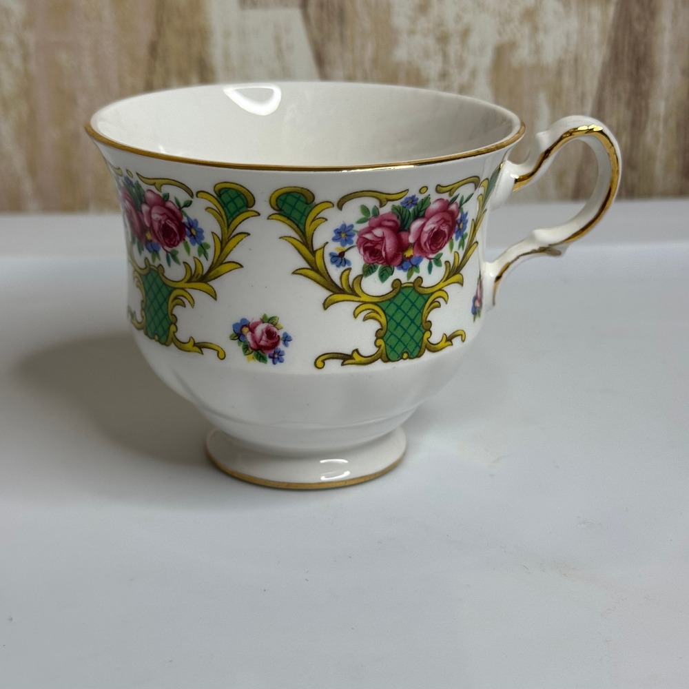 Queen Anne Bone China Tea Cup England Pattern Pink Rose Gold Trim